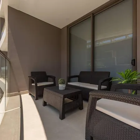 Escapada De Ensueno Frente Al Mar: Apartamento De Lujo En