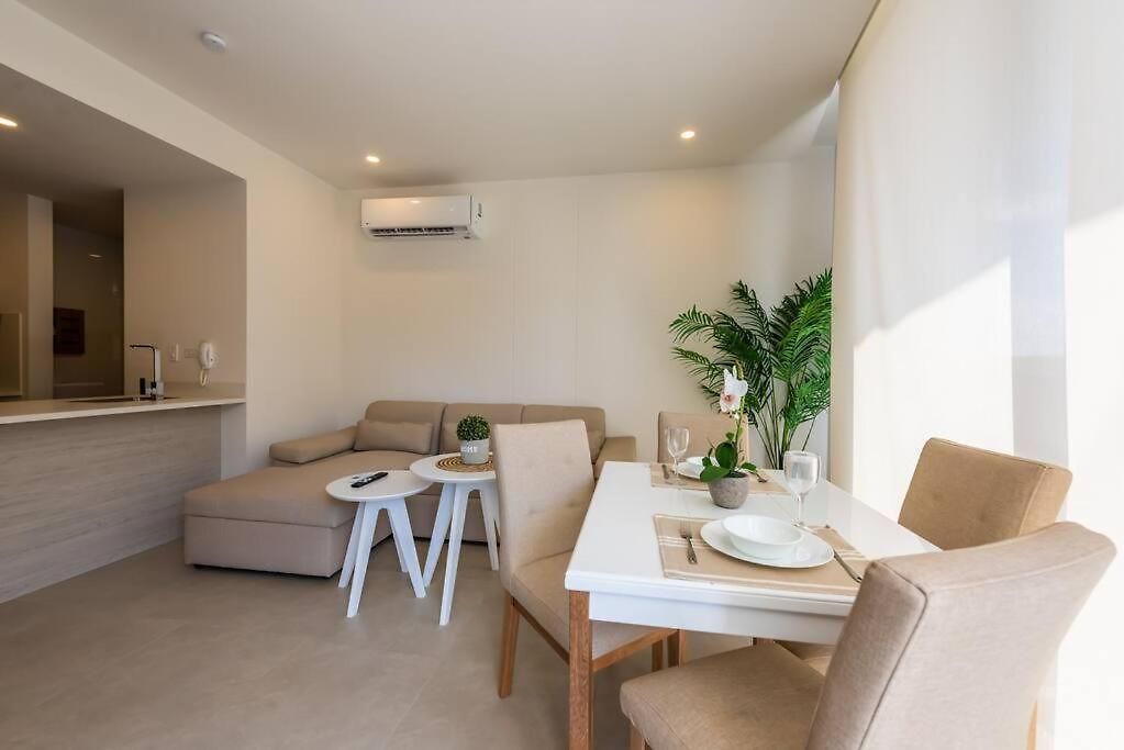 Escapada De Ensueno Frente Al Mar: Apartamento De Lujo En *