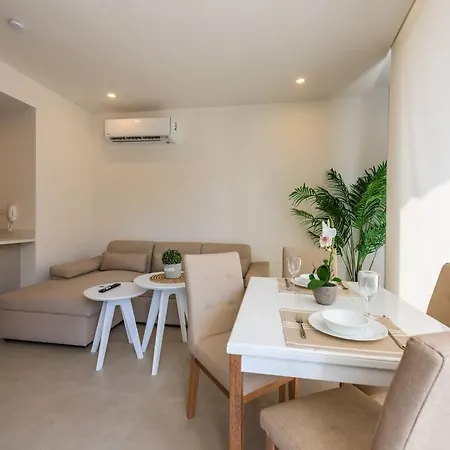 Escapada De Ensueno Frente Al Mar: Apartamento De Lujo En *